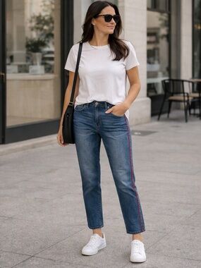 Vince Camuto Women’s Blue Jeans Red Piping Straight Leg Jeans Size 31 / 12